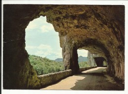 Les Gorges De L' Ardèche , Le Défilé De Ruoms , Au Fond : Le Rocher De Sampzon - Ruoms