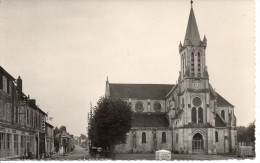 89 AILLANT SUR THOLON L'église Et La Route D'auxerre - Aillant Sur Tholon