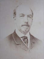 NICE Avant 1900 Portrait Homme à Moustache /crâne Dégarni Costume-cravate Photographie Photo Type Carte De Visite - Anciennes (Av. 1900)