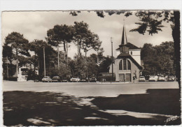 THARON PLAGE : La Place De La Chapelle - Tharon-Plage