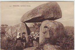 29. TREGUNC . LE GRAND DOLMEN . BELLE ANIMATION - Trégunc