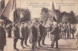 Strasbourg    67   Sté Militaires M Millerand Remet Le Drapeau  (carte De Carnet)  (voir Scan) - Strasbourg