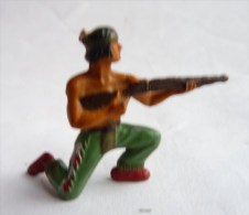 FIGURINE STARLUX - INDIEN  Ancien 1956 TIREUR FUSIL A GENOUX 2142 - Starlux