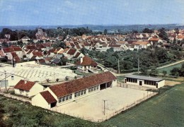 77 - FAREMOUTIERS - L'École - C.E.G. - CPSM - Faremoutiers