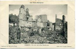 54 NOMENY ++ Les Villes Martyres - Un Coin De La Rue Vaudémont ++ - Nomeny