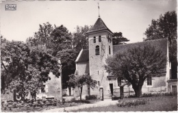 MANDRES - L'ÉGLISE  ET  LES  CHARMILLES  -  CPSM - Mandres Les Roses