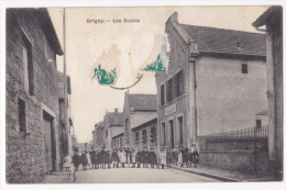 Grigny - Les Ecoles (les Enfants Sont Au Centre De La Rue ) - Circulé 1910, Timbres à Demi-arrachés, Cachet Boite "C" - Grigny