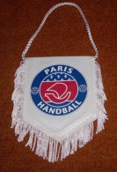 HANDBALL CLUB PARIS , FLAG 87 X 110 Mm - Handball