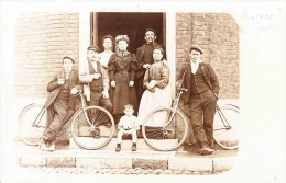 PONT-de-LOUP - "Famille Sur Le Bas De La Porte" - Aiseau-Presles