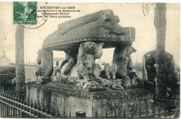 CPA  17 ROCHEFORT SUR MER MONUMENT ELEVE A LA MEMOIRE DU LIEUTENANT BELLOT 1909 - Rochefort