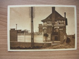 COMBLES   "bureau Des Postes Et Telegraphes"  (80) - Combles