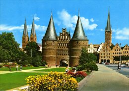 Lübeck - Blick Auf Sankt Marien Holstentor Und Sankt Petri 4 - Luebeck