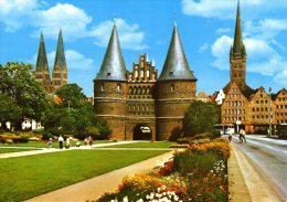 Lübeck - Blick Auf Sankt Marien Holstentor Und Sankt Petri 5 - Luebeck