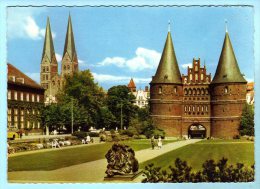 Lübeck - Holstentor Und Sankt Marien - Luebeck