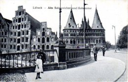 Lübeck - S/w Alte Salzspeicher Und Holstentor - Luebeck