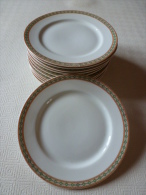 LOT 10 ASSIETTES BLANCHES A LISERE DESSERT PLAT ANSES CREUX LIMOGES RAYNAUD - Limoges (FRA)