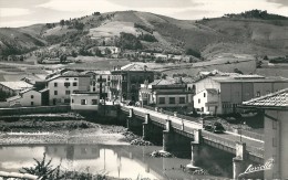 Behobie    ( 64 )  Le Pont  International  Et  Le  Poste  Frontière  Espagnol          ( Carte  S.m ) - Béhobie