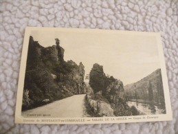 A223.  CPA  63.  Environs De MONTAIGUT-en-COMBRAILLE.Vallée De La Sioule.Gorge De Chouvigny.   Beau Plan .non  Ecrite - Montaigut