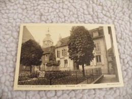 A224. CPA 63 .MONTAIGUT-en-COMBRAILLE. Monument Aux Morts.  Beau Plan .  Non Ecrite - Montaigut