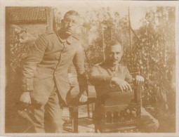 Photo Juin 1916 BEAUMONT-EN-ARTOIS (Hénin-Beaumont) - Soldats Allemands Dans Le Jardin D´un Château (villa?) (A91, Ww1) - Henin-Beaumont