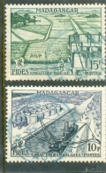 1954 MADAGASCAR Y & T N° 329 - 330  ( O ) Développement. - Oblitérés