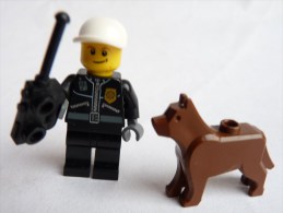 Figurine LEGO Minifigures POLICIER MAITRE CHIEN Avec Son Chien Légo - Figurines