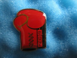 PIN S PINS SPORT BOXE N C R NCR - Boxeo