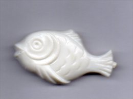 RARE Fève Plastique Ancienne GROS POISSON La Rascasse - Relief - Olds