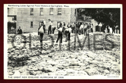 MASSACHUSETTS - SPRINGFIELD - NEW ENGLAND HURRICANE - REINFORCING LEVEE AGAINST FLOOD WATERS - 1938 PC - Springfield