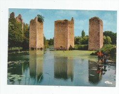 Cp , 86 , LUSSAC LES CHATEAUX , Ed : Combier , Vierge , Les Piles De L'ancien Pont Levis , E861401530152 - Lussac Les Chateaux