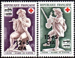 Réunion N° 378 Et 379 ** Organisation Croix Rouge. Ivoires Du Musée De DIEPPE En 67 - Neufs