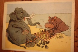 JEU - ECHECS - ELEPHANT PLAYING CHESS WITH HIPPO. OLD SOVIET POSTCARD. 1956 - Schaken