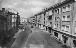 Charmes Sur Moselle    88       Rue Maurice Barrès    (années 50) - Charmes