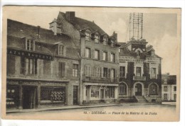 CPSM LOUDEAC (Côtes D'Armor) - Place De La Mairie Et La Poste - Loudéac