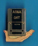 PIN´S //  . AIWA DAT  Scms PC MUSIC - Informatique