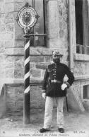 Col De La Schlucht        88      Un Gendarme Allemand Au Poteau Frontière - Andere & Zonder Classificatie