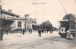 Epinal   88     Tramway Dans Les Rues  De La Gare - Epinal