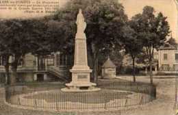 01 VILLARD LES DOMBES Monument Aux Victimes De La Grande Guerre 1914-1918, Liste Des Morts Pour La Patrie Au Dos - Villars-les-Dombes