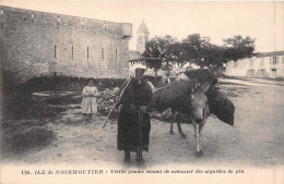 ¤¤   -   120   -   ILE De NOIMOUTIER   -  Vieille Femme Venant De Ramasser Des Aiguilles De Pin  -  Ane    -  ¤¤ - Ile De Noirmoutier