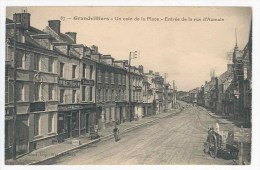 CPA 60 - GRANDVILLIERS - Un Coin De La Place, Entrée De La Rue D'Aumale (attelage, Commerces...) - Grandvilliers