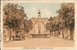 51 - JONCHERY  SUR  VESLE - Place De L'Hôtel De Ville ( Beau Plan Vieille Voiture ) - Jonchery-sur-Vesle