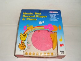 VicToy - MUSIC  BOX - Jouets Anciens