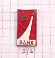 VDNH SSSR MISSION - Gagarin, Russia SSSR / Univers Universe Universo Space Program (old Pressed Tin Badge) - Espace