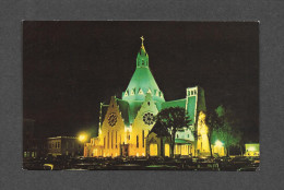 CAP DE LA MADELEINE - QUÉBEC - SANCTUAIRE NATIONAL DE NORE DAME DU CAP - LA BASILIQUE ILLUMINÉE - PAR LES PÈRES OBLATS - Trois-Rivières