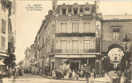 79 - Deux Sèvres _ Niort _ La Rue  Ricard Et Le Passage_  ( Très Animée ) - Niort