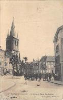 Rambervillers      88    Eglise Et Place Du Marché   (passage De Militaires) - Rambervillers