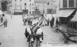 Remiremont    88    Place De La Courtine  Attelage Vosgien  Transport De Troncs D'arbres  (voir Scan) - Remiremont