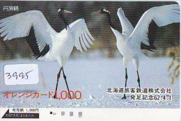 Télécarte Japon  OISEAU * GRUE En VOL *  CRANE BIRD  * VOGEL (3995) PHONECARD JAPAN * TELEFONKARTE KRANICH - Pájaros Cantores (Passeri)