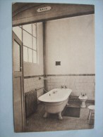 Réf: 43-8-49.        ETTERBEEK      Institut Chirurgical Saint-Joseph    Une Des Salles De Bain ( Brunâtre ). - Etterbeek