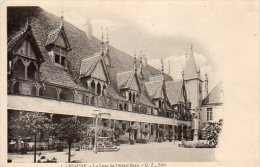 CPA BEAUNE - LA COUR DE L'HOTEL DIEU - Beaune